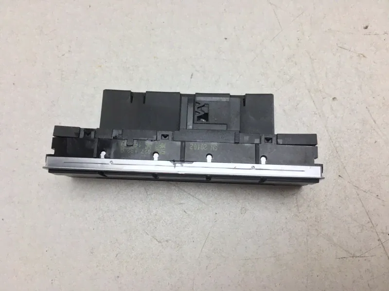 Кнопка ESP Volkswagen Tiguan 2.0 TDi 5N2927132A в Москве-4